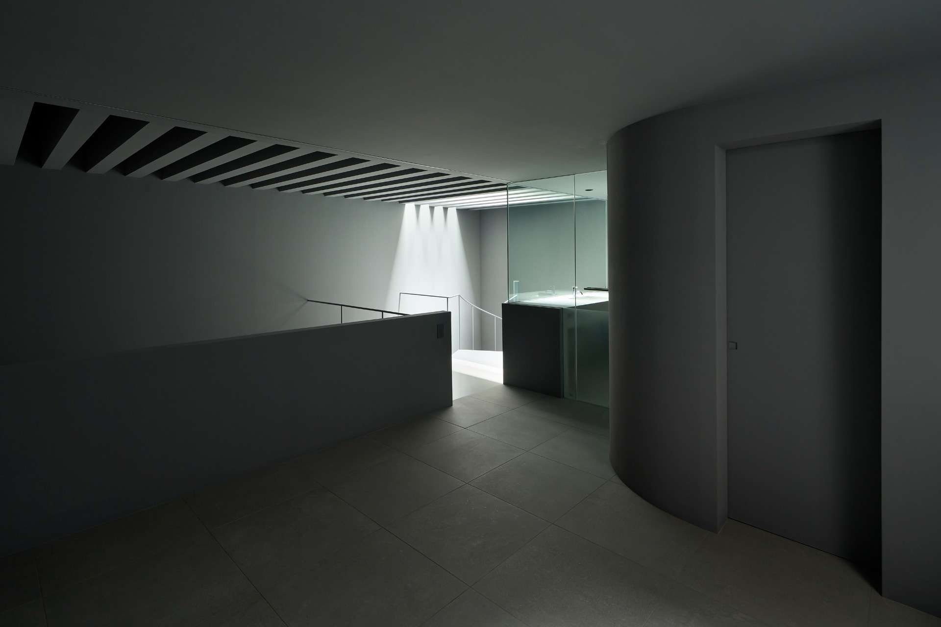 DARK HOUSE