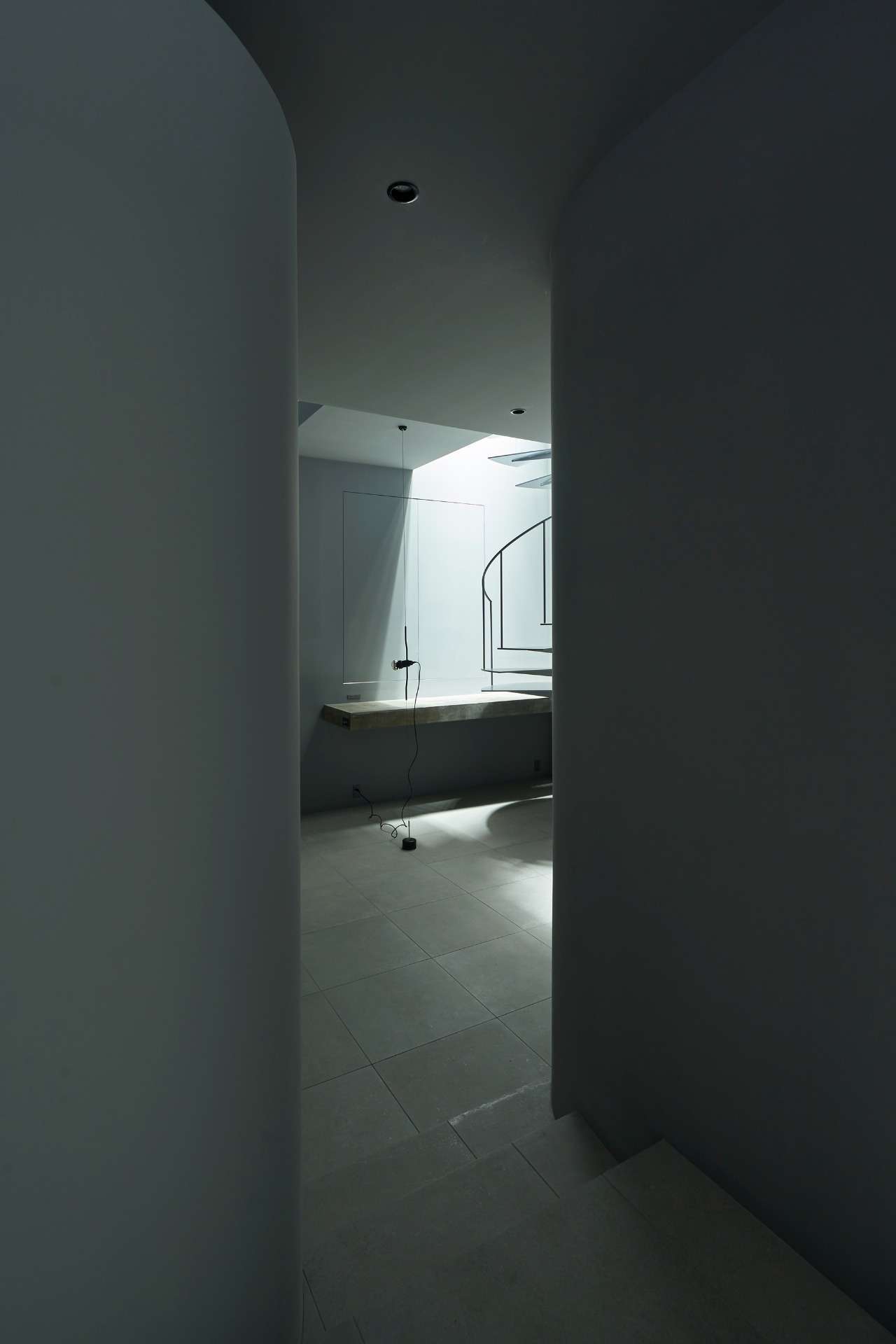 DARK HOUSE